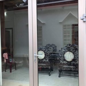 Cửa đi mở quay hệ 65 tại Bình Dương H65-001