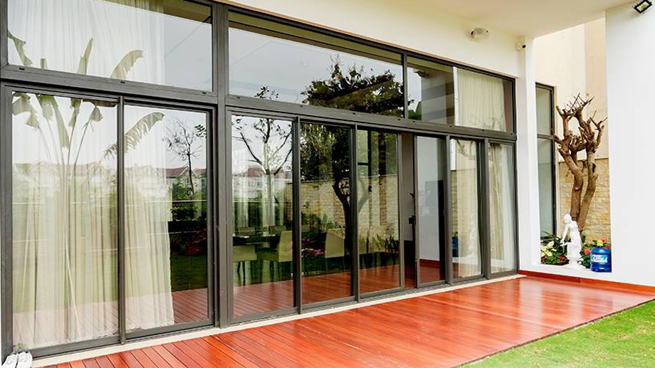 Quy trình thi công cửa nhôm kính chuyên nghiệp – Nhanh, chuẩn, bền