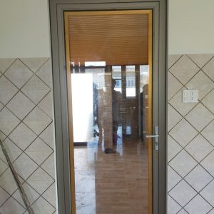 Cửa đi SAVIO Kính hộp rèm tại Bình Dương