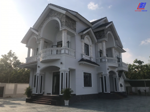 Lắp cửa công trình biệt thự vườn bình dương