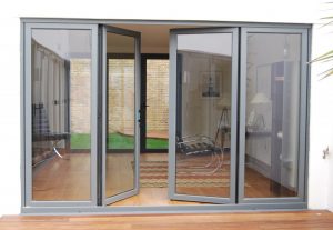 Kích thước phong thủy cửa đi 4 cánh