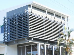 Lam nhôm chắn nắng là gì?