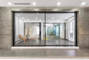 So Sánh Cửa Lùa Slim Và Cửa Nhôm Thường